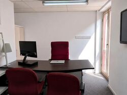 Temple Street (D1), Office #607901741
